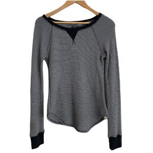 ROOT long sleeve navy & white textured tee shirt. Gorpcore active wear. Medium